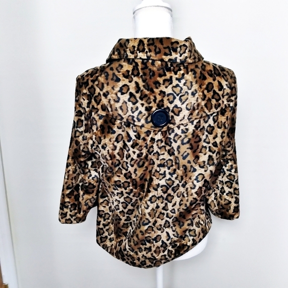 Luii Cropped Leopard Print Faux Fur Coat - Picture 2 of 9